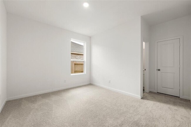 Building Photo - 13505 Harbor Pt Dr