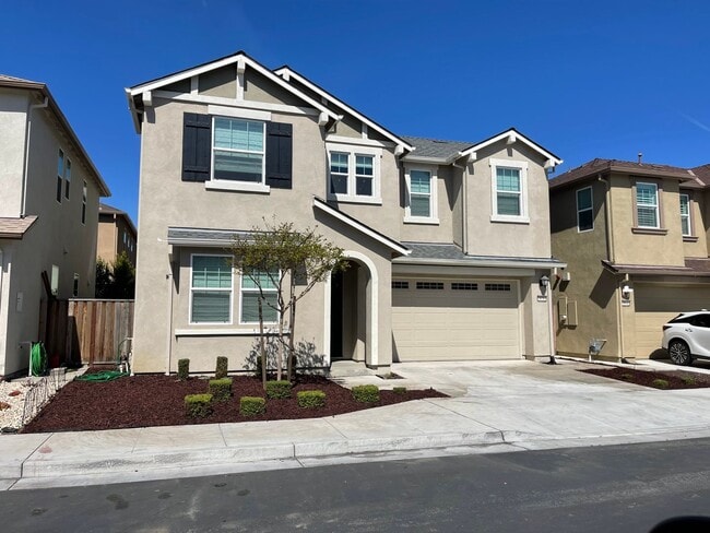 Primary Photo - REDUCED! Beautiful 3 Bedroom 2.5 Bath Home...