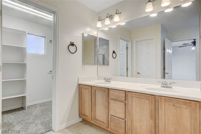 Building Photo - 4229 W Galapagos Ave