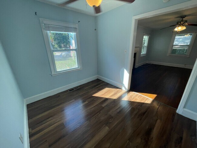 Building Photo - Cozy 2 Bedroom Home in Oakhurst!