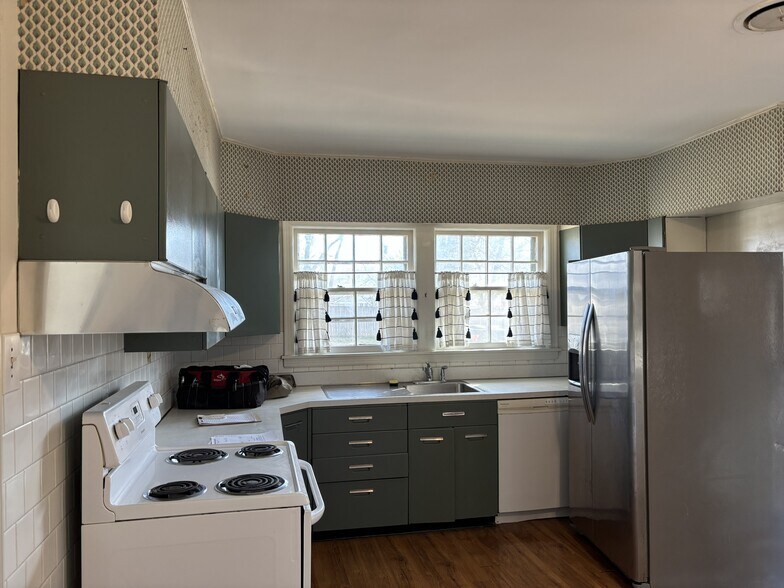 Building Photo - 3659 Highland Park Pl