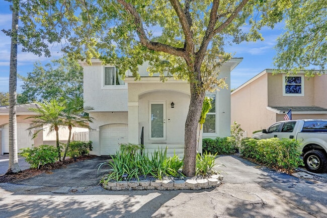 Building Photo - 9841 NW 9th Ct