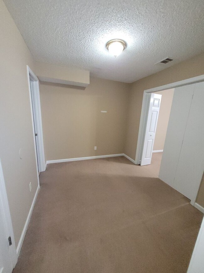 Building Photo - 121-123 Mario Circle