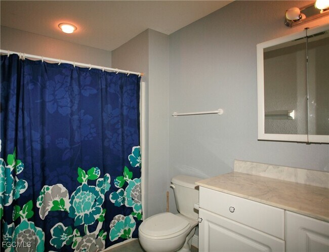 Building Photo - 606 SE 6th Terrace