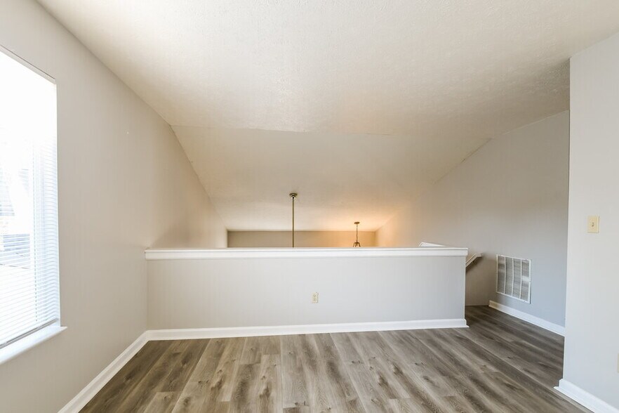 Building Photo - 9875 Worthington Blvd