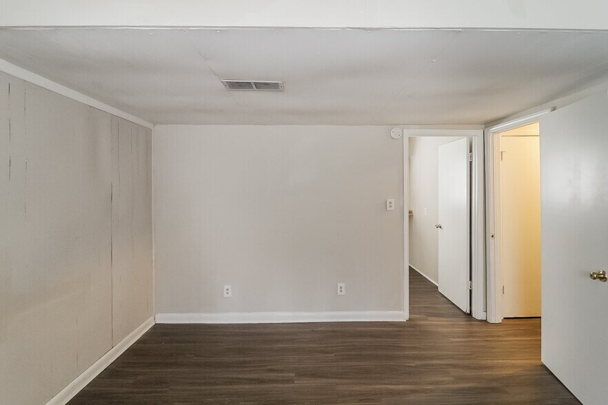 Building Photo - 2606 Northbrook Rd