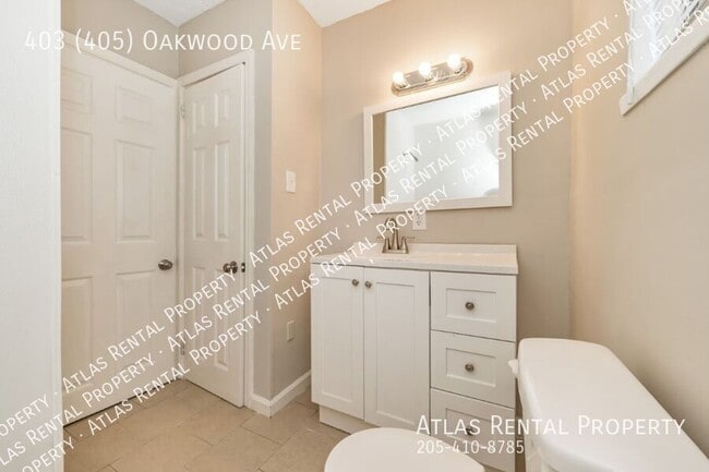 Building Photo - 405 Oakwood Ave