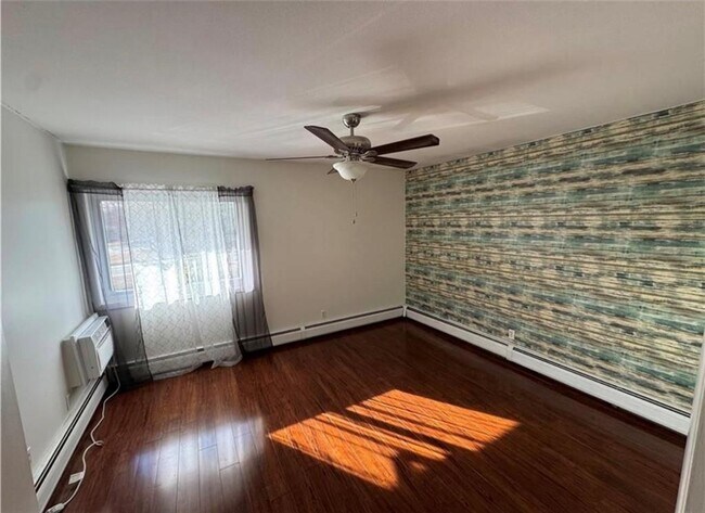 Building Photo - 400 Narragansett Pkwy