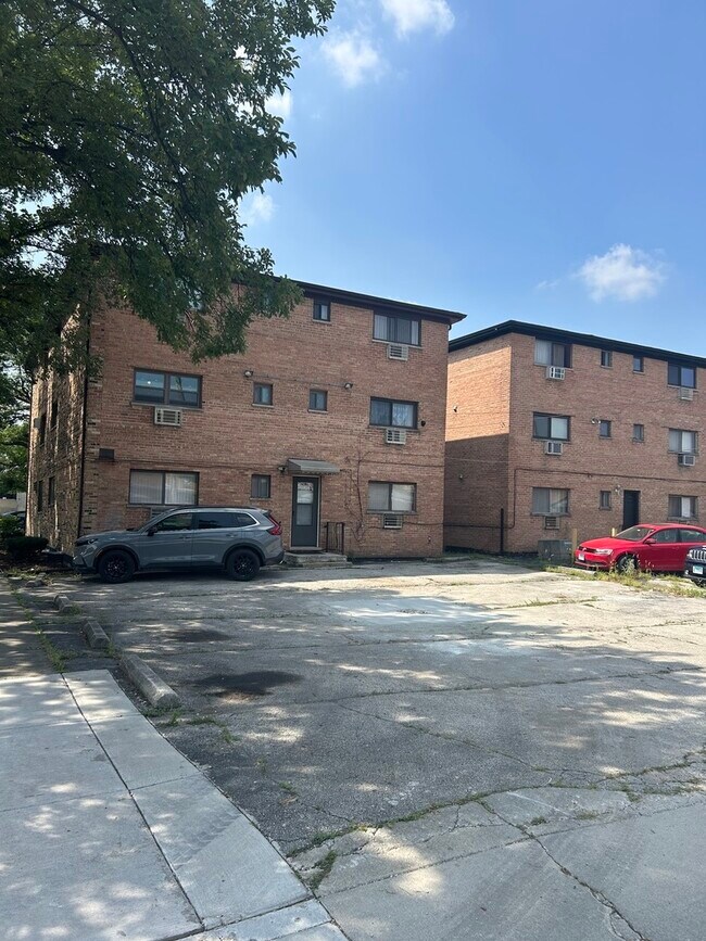 Building Photo - 6700 W 64th Pl