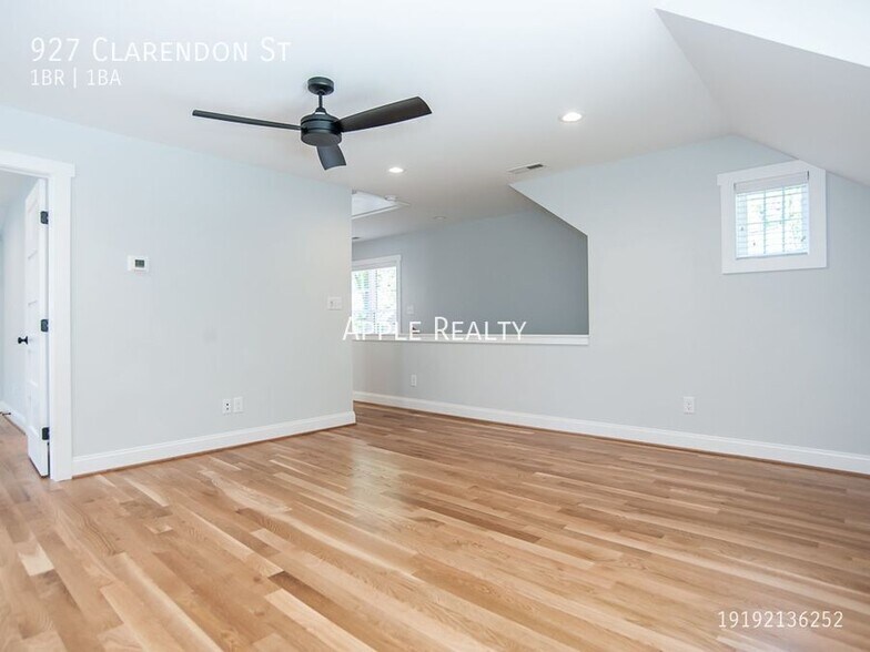 Building Photo - 927 Clarendon St