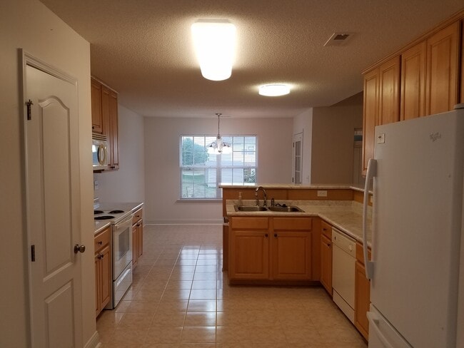 Building Photo - 29697 Rock Creek Blvd