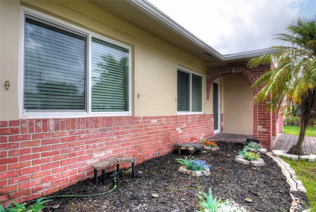 Building Photo - 960 NW 49th St