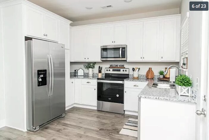 Kitchen - 2343 Patrick Ave