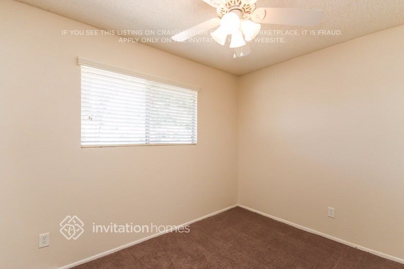 Building Photo - 955 S Pioneer