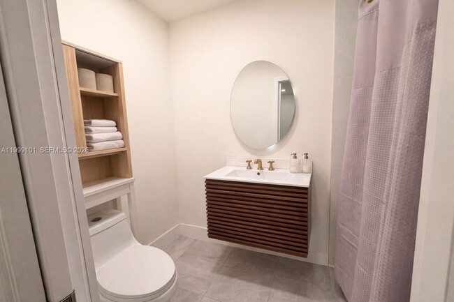 Building Photo - 769 Banks Rd