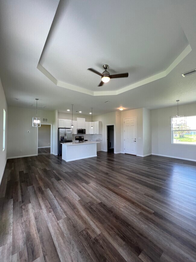 Building Photo - 1060 S Capri Ct