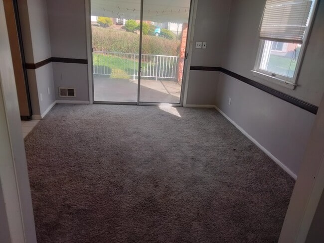 Building Photo - 7823 Perry Rd