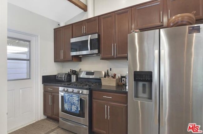 Kitchen - 21620 Circle Trl