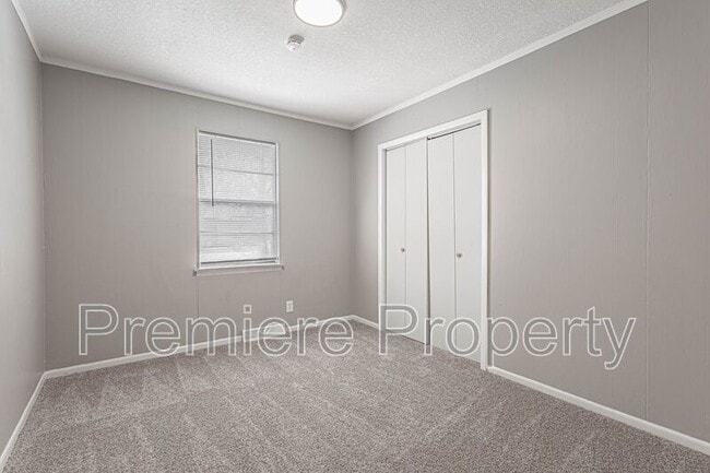 Building Photo - 14834 E Nickell Ave