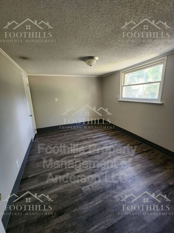 Building Photo - 1917 Inman Dr