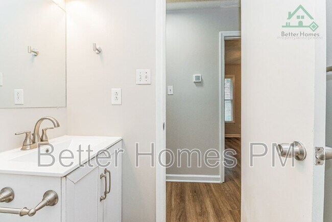 Building Photo - 7312 Pebblebrook Dr