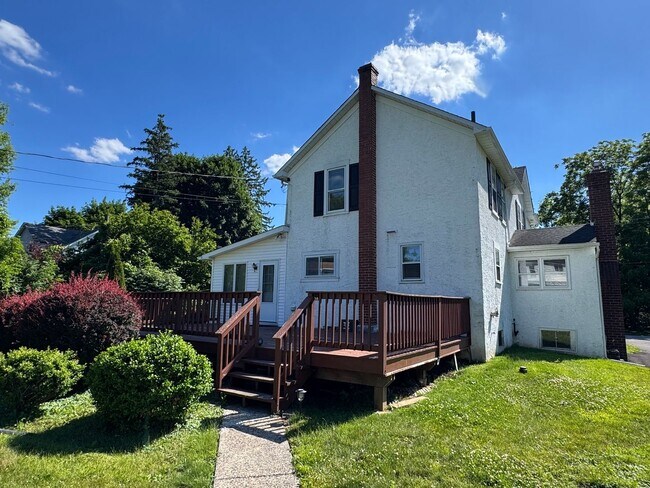 Building Photo - Lower Gywnedd 3 Bedroom 1.5 Bath Colonial in Penllyn Pa $2,750/month