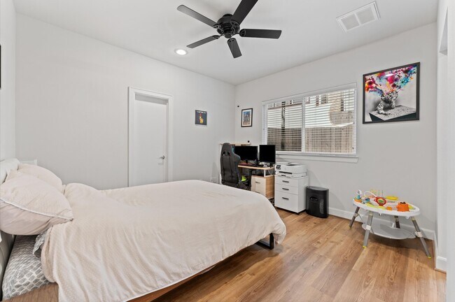 Building Photo - 311 Eado Park Cir