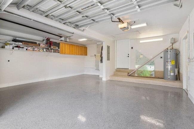 Building Photo - 1920 Spanish Trail