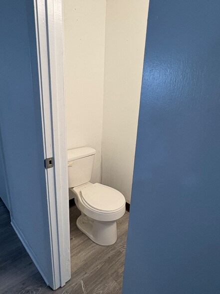 Building Photo - 313 S Bailey St