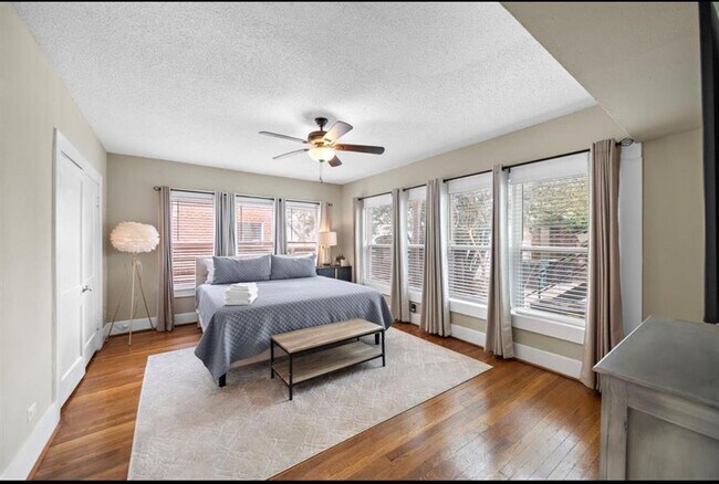 Building Photo - 1629 Castle Ct