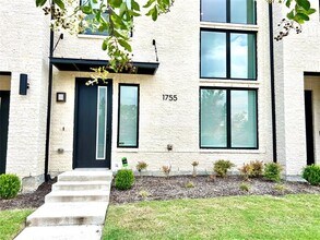 Building Photo - 1755 Montgomery Dr