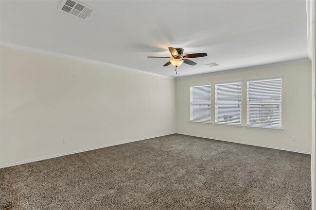 Building Photo - 16100 Hawthorne Heights Trail