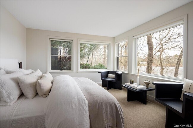 Building Photo - 15 Lake View Ct