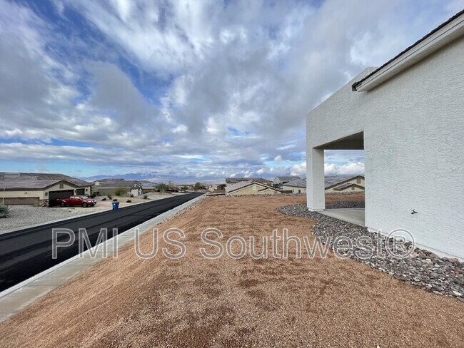 Building Photo - 2591 Trade Wind Dr