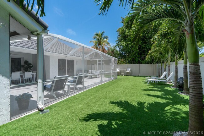 Building Photo - 23246 L'Ermitage Cir