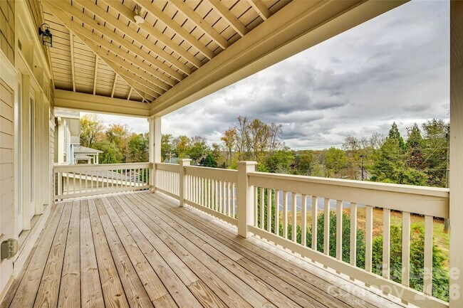 Building Photo - 799 Herrons Ferry Road
