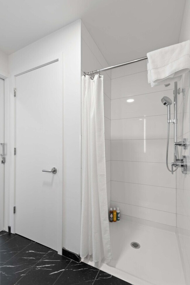 Building Photo - 1000 S Michigan Ave