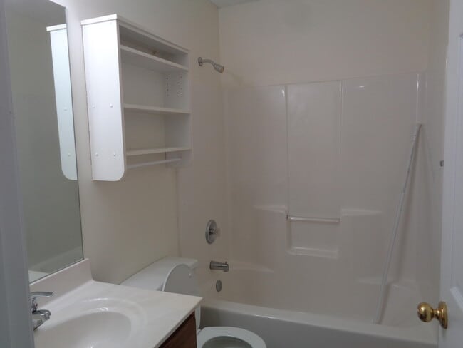 Building Photo - 1904 Mayberry Dr