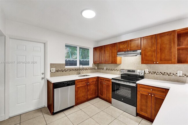 Building Photo - 30 SW 8th St