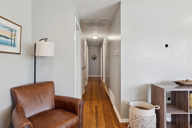 Building Photo - Move-In Ready Ranch with Modern Upgrades a...