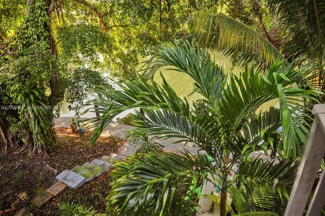 Building Photo - 1860 Venice Park Dr