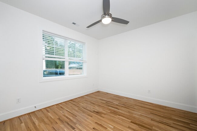 Building Photo - 3904 Avent Ferry Rd