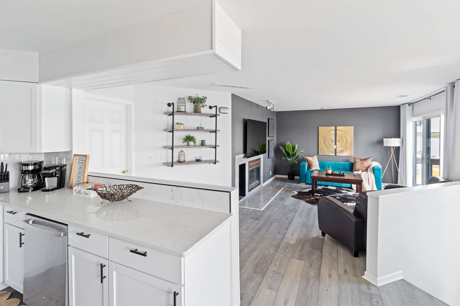 Building Photo - 301 S Front St