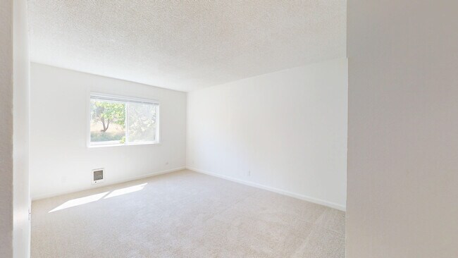 Building Photo - 475 Ignacio Blvd