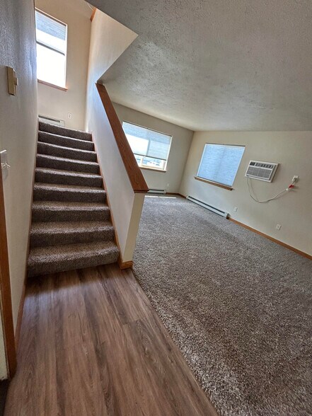 Unit 1 - 220 E Mission Ave