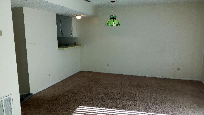 Building Photo - 421 Cumbrian Ct