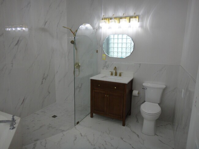 Building Photo - 15060 Corby Ct