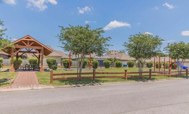 Building Photo - FOR RENT in LAFAYETTE!