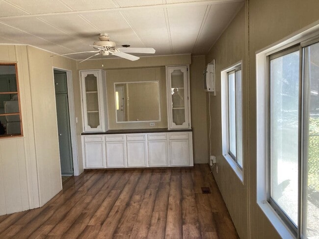 Building Photo - 680 Dutch Creek Rd