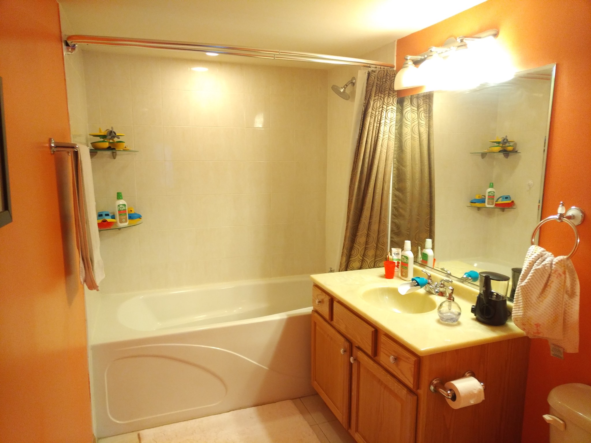 Master Bathroom - 6560 W Diversey Ave